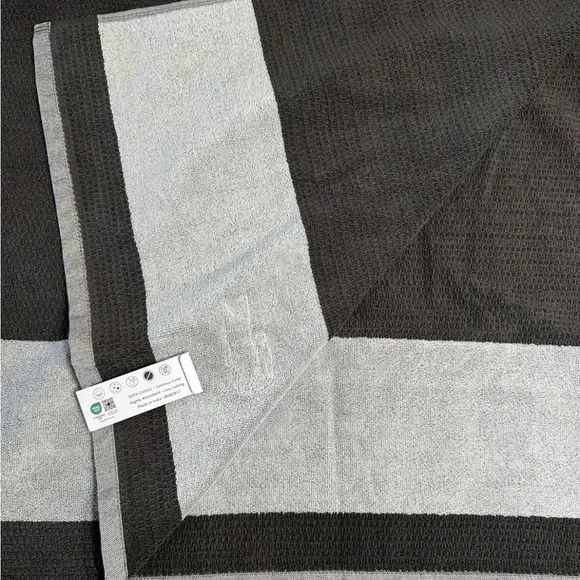 Lacoste Bath Towel 100% Cotton 30" x 52" Gray Big Crocodile Logo - Picture 4 of 8